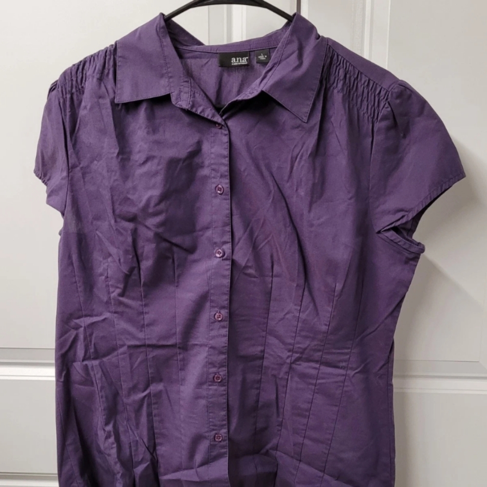 A.N.A A New Approach Blouse Size: Large Nice Button Sleeveless